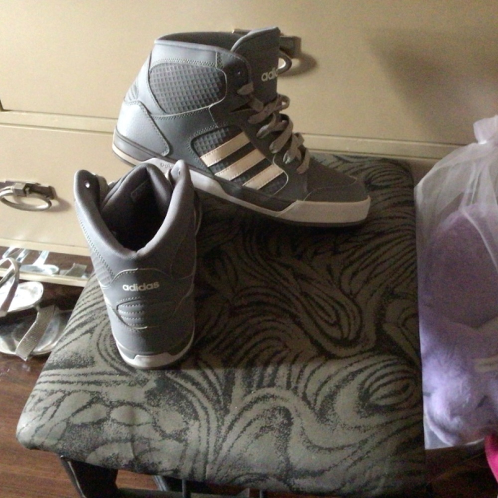 Adidas - Picture 2 of 5